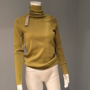 NWT Chicos olive green turtleneck